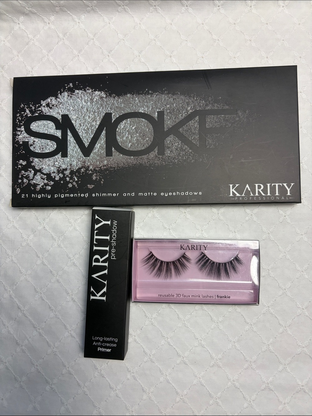 Karity Smoke Eyeshadow Palette & Lash Set in Black